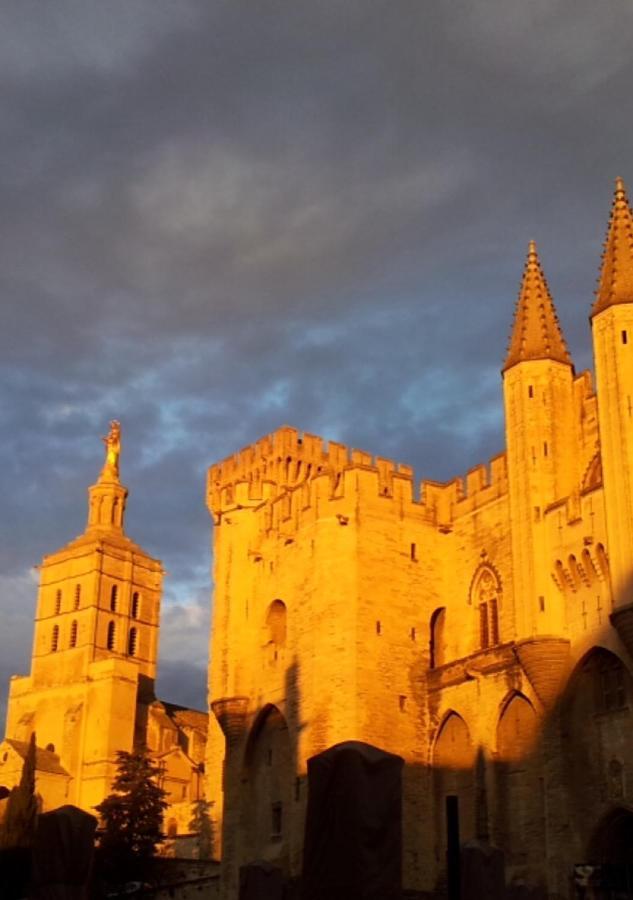 Le 17 Hotell Courthézon Exteriör bild