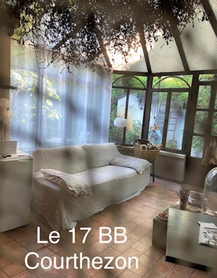 Le 17 Hotell Courthézon Exteriör bild