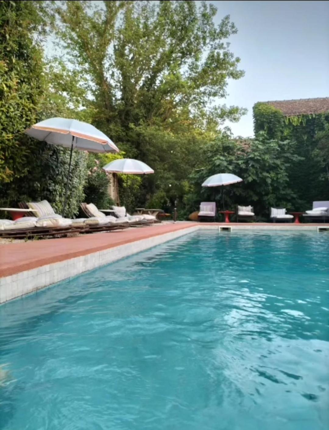 Le 17 Hotell Courthézon Exteriör bild